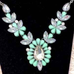 Necklace Beautiful Statement Piece!